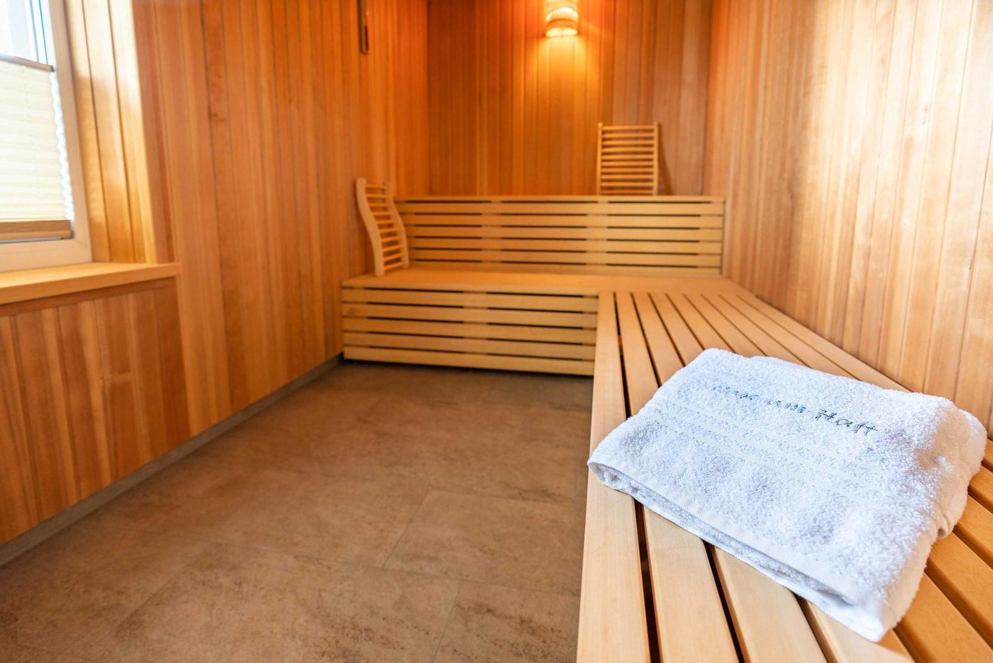 Appartement "Diamant" Mit Penthouseflair - Oase Am Haff Garz  Ruang foto